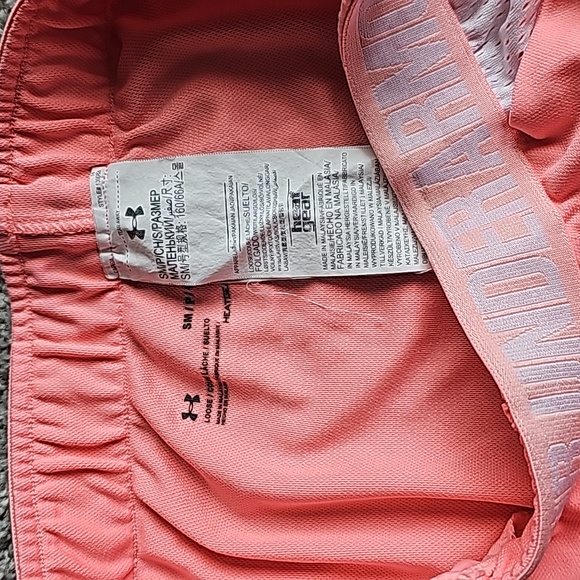 Unde Armour Shorts - Picture 3 of 3